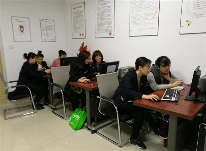 学习年会上董事长致辞内容.jpg 学习年会上董事长致辞内容.jpg