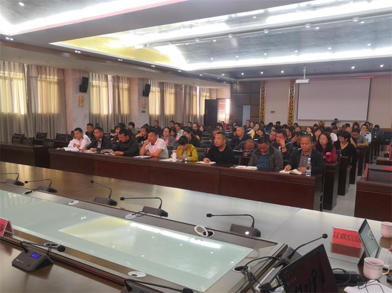 操作培训会现场.jpg 操作培训会现场.jpg