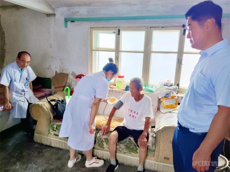 爱国拥军庆八一、情系老兵送温暖4.jpg 爱国拥军庆八一、情系老兵送温暖4.jpg